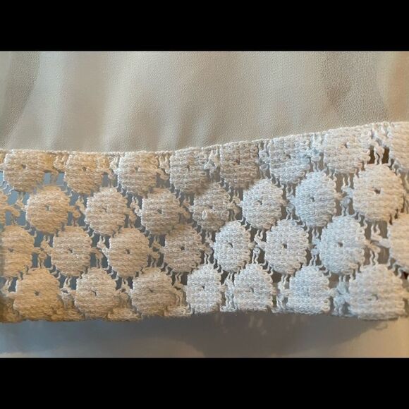 Holister XS Sheer Tank - Lace Detail White - Picture 3 of 5